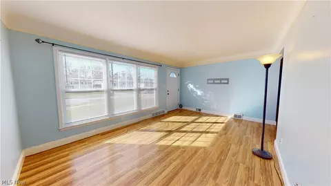 751 Sterling Rd, Wickliffe, OH 44092 photo 4