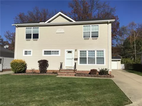 751 Sterling Rd, Wickliffe, OH 44092 photo 1