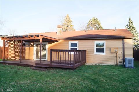 340 Naples Dr, Elyria, OH 44035 photo 3