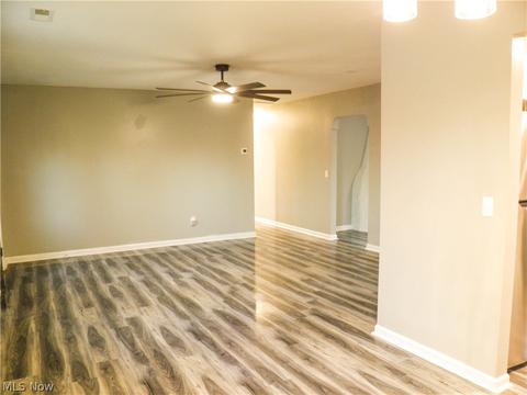 340 Naples Dr, Elyria, OH 44035 photo 8