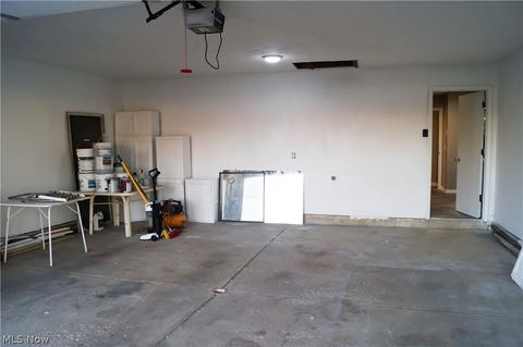 340 Naples Dr, Elyria, OH 44035 photo 4