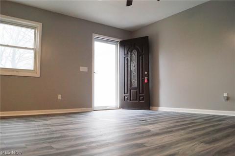 340 Naples Dr, Elyria, OH 44035 photo 5