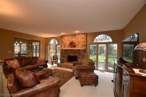 32700 Shadowbrook Dr, Solon, OH 44139 photo 6