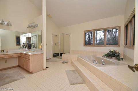 32700 Shadowbrook Dr, Solon, OH 44139 photo 13
