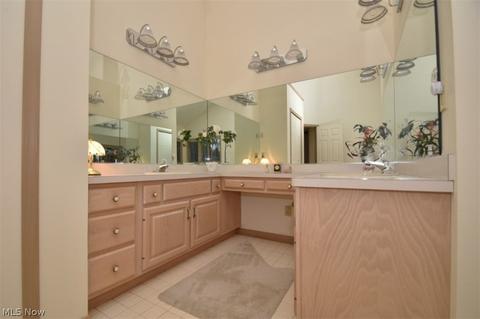 32700 Shadowbrook Dr, Solon, OH 44139 photo 14