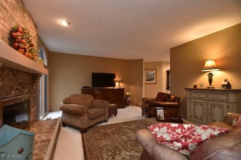 32700 Shadowbrook Dr, Solon, OH 44139 photo 8