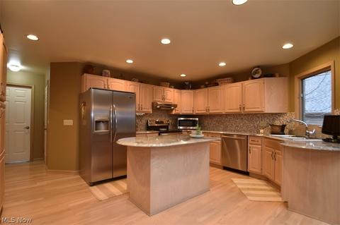 32700 Shadowbrook Dr, Solon, OH 44139 photo 10