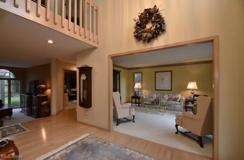 32700 Shadowbrook Dr, Solon, OH 44139 photo 3
