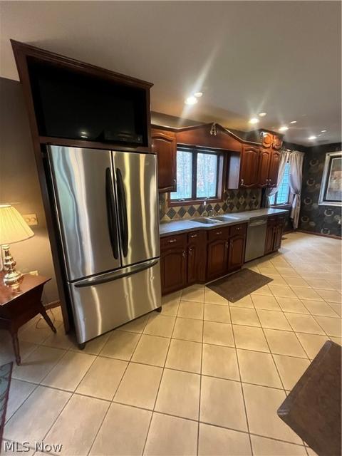 725 Butte St, Willard, OH 44890 photo 5
