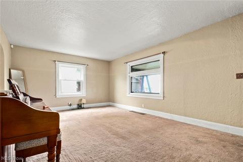 136 Wilson St, Struthers, OH 44471 photo 8