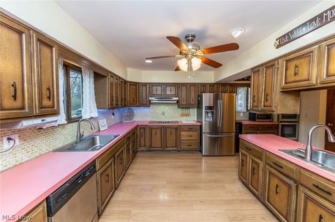 83 Eldred Ave, Bedford, OH 44146 photo 6