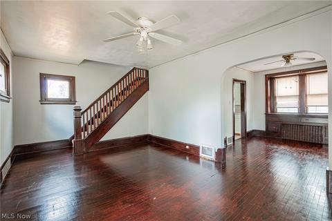 1100 Murray Ave, Akron, OH 44310 photo 4