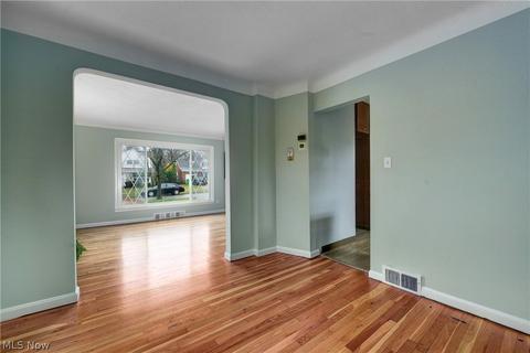 1860 E 225th St, Euclid, OH 44117 photo 7