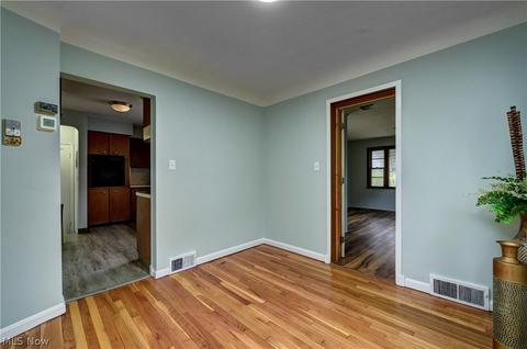 1860 E 225th St, Euclid, OH 44117 photo 8