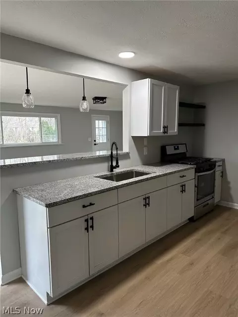 4136 Kenyon Ave, Lorain, OH 44053 photo 5