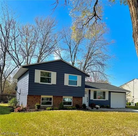 4136 Kenyon Ave, Lorain, OH 44053 photo 2