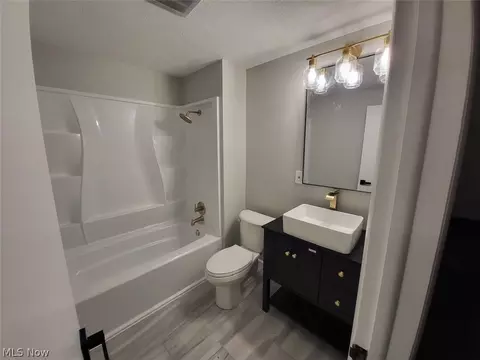 4136 Kenyon Ave, Lorain, OH 44053 photo 12