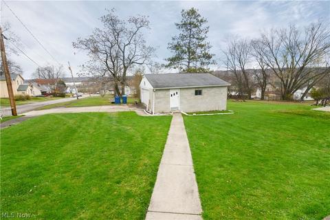 65 Park Ave, Struthers, OH 44471 photo 3