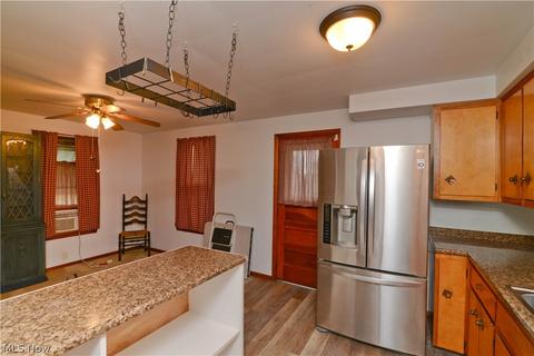 65 Park Ave, Struthers, OH 44471 photo 14