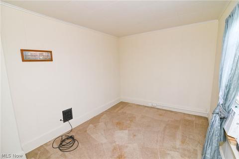 65 Park Ave, Struthers, OH 44471 photo 17