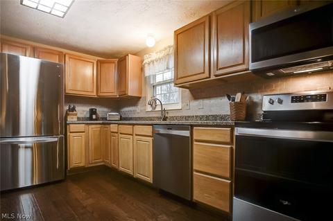 2848 E Celeste View Dr, Stow, OH 44224 photo 8