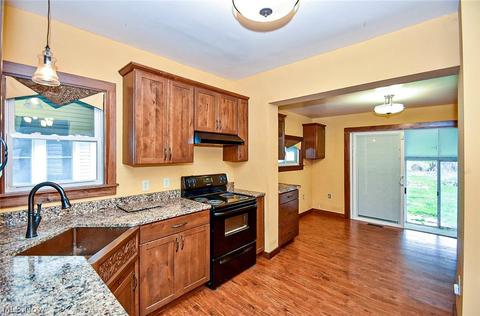 167 E Mapledale Ave, Akron, OH 44301 photo 3