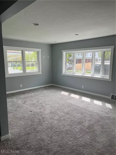 159 Hillman, Akron, OH 44312 photo 2