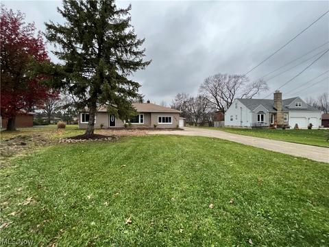1275 Hillside Rd, Seven Hills, OH 44131 photo 4