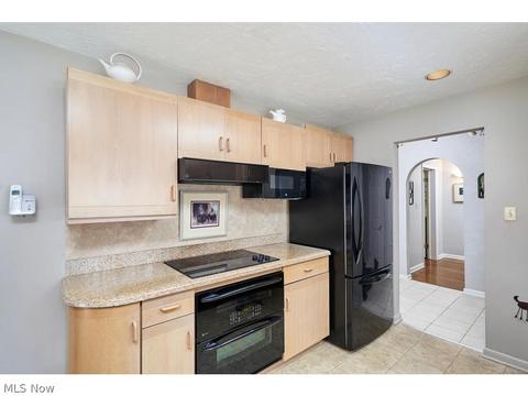 675 Hatch Rd, Wadsworth, OH 44281 photo 9