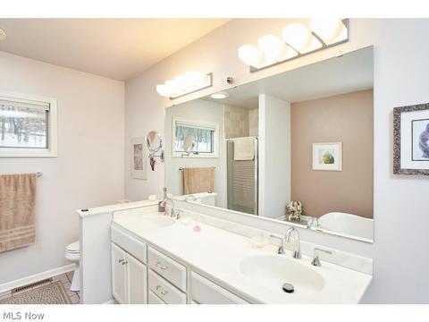 675 Hatch Rd, Wadsworth, OH 44281 photo 14