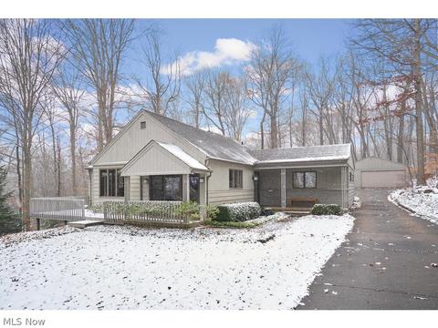 675 Hatch Rd, Wadsworth, OH 44281 photo 1