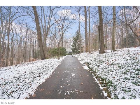 675 Hatch Rd, Wadsworth, OH 44281 photo 2
