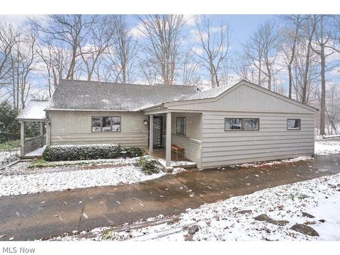 675 Hatch Rd, Wadsworth, OH 44281 photo 3