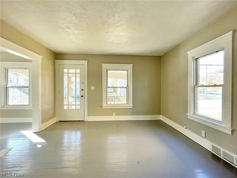 3139 Elyria Ave, Lorain, OH 44055 photo 3