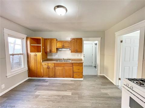 3139 Elyria Ave, Lorain, OH 44055 photo 5