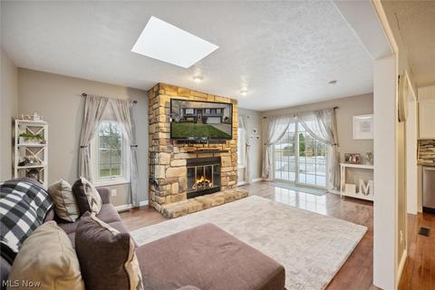 8075 Newcomb Dr, Parma, OH 44129 photo 14