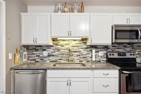 8075 Newcomb Dr, Parma, OH 44129 photo 10