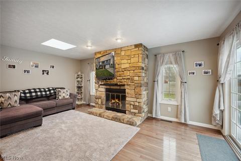 8075 Newcomb Dr, Parma, OH 44129 photo 15
