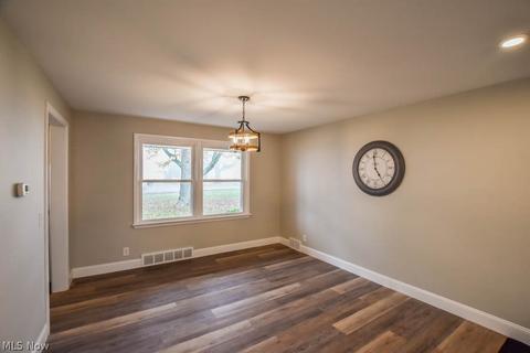 4804 Drumcliff Dr NW, Canton, OH 44708 photo 7