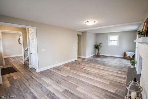 4804 Drumcliff Dr NW, Canton, OH 44708 photo 2