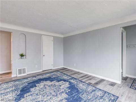 21003 Libby Rd, Maple Heights, OH 44137 photo 8