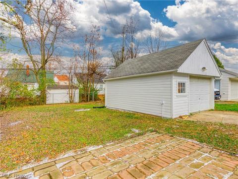 21003 Libby Rd, Maple Heights, OH 44137 photo 4