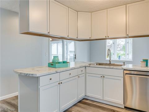 21003 Libby Rd, Maple Heights, OH 44137 photo 9