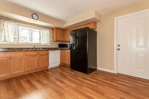 496 E 319 St, Willowick, OH 44095 photo 7
