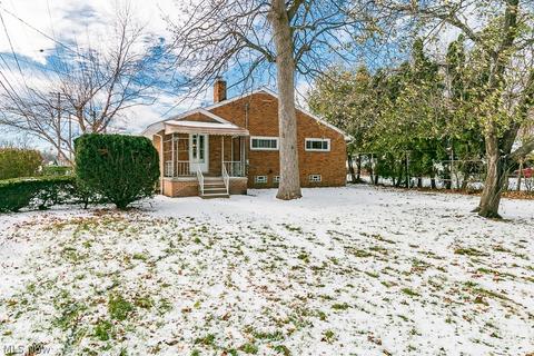496 E 319 St, Willowick, OH 44095 photo 1
