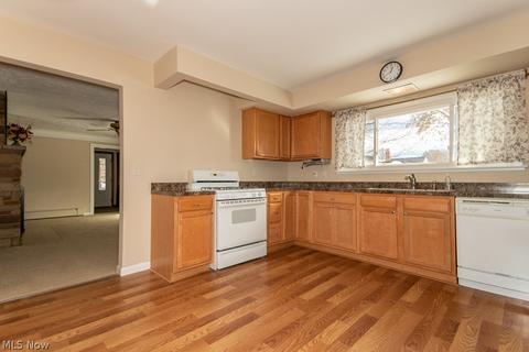 496 E 319 St, Willowick, OH 44095 photo 8