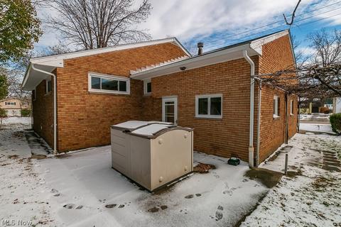 496 E 319 St, Willowick, OH 44095 photo 33