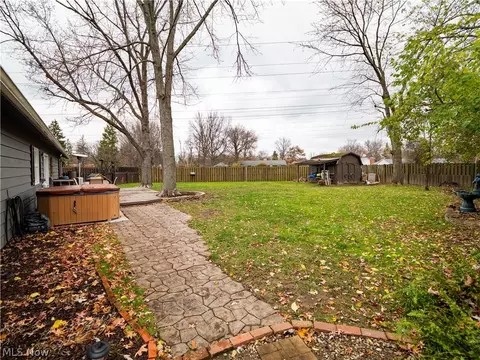 601 Perham Dr, Berea, OH 44017 photo 35