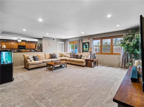 601 Perham Dr, Berea, OH 44017 photo 17