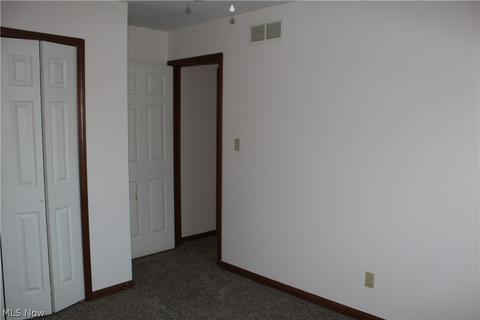 526 Gibbs Rd, Akron, OH 44312 photo 15